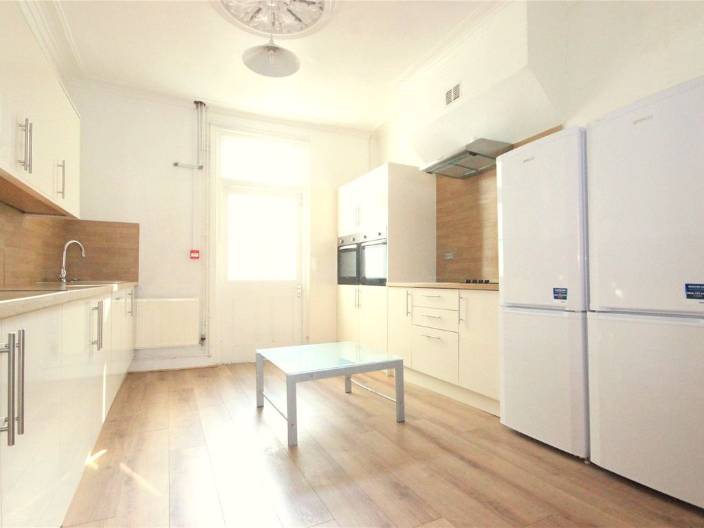 8 bed terraced house to rent in Grosvenor Road, St. Pauls, Bristol BS2