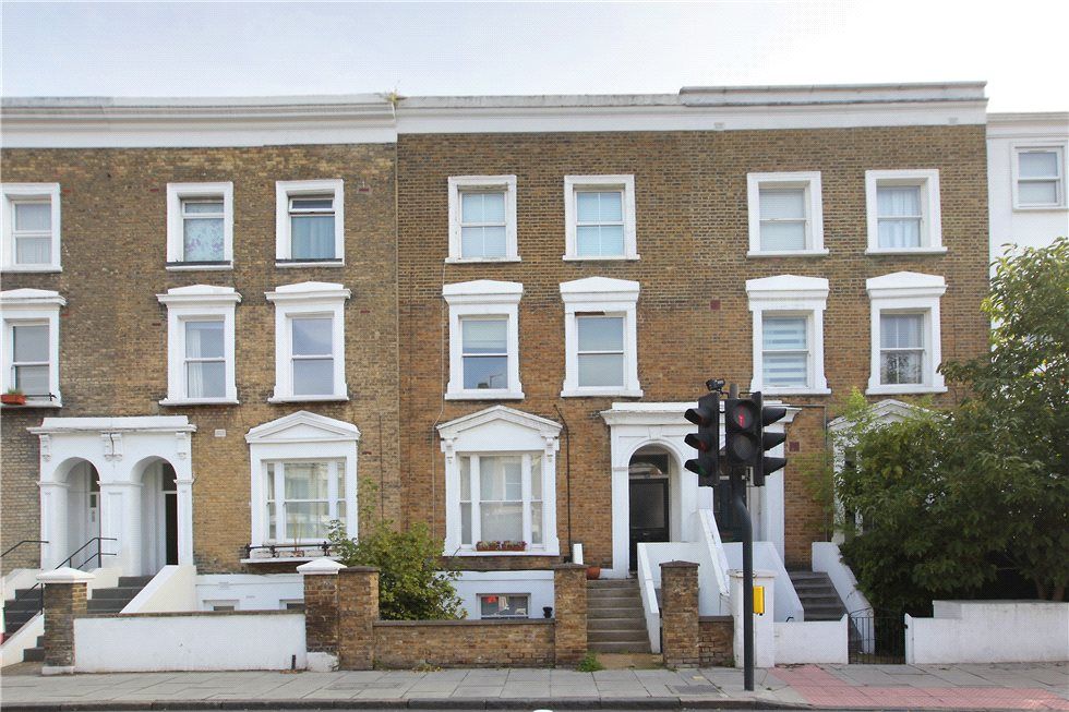 1 bed flat for sale in Trinity Road, Wandsworth Common, London SW17, £