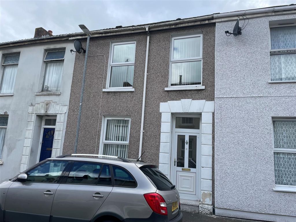 3 bed terraced house for sale in Woodend Road, Llanelli SA15, £125,000
