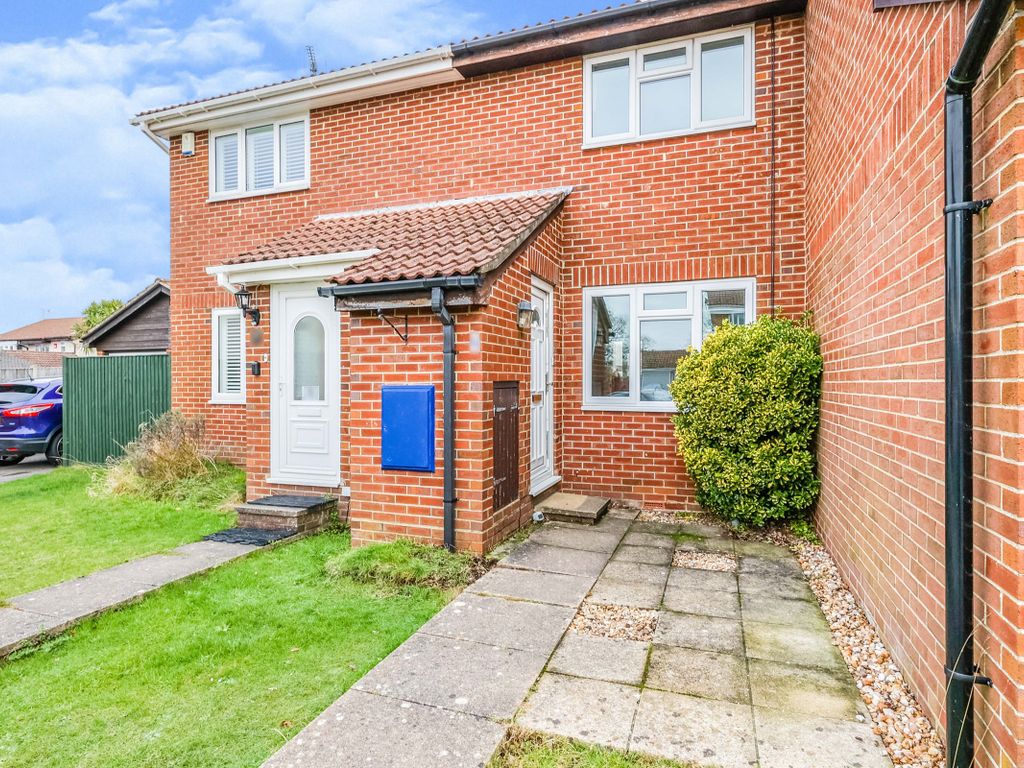 2 bed terraced house to rent in Shire Close, Waterlooville PO7 Zoopla