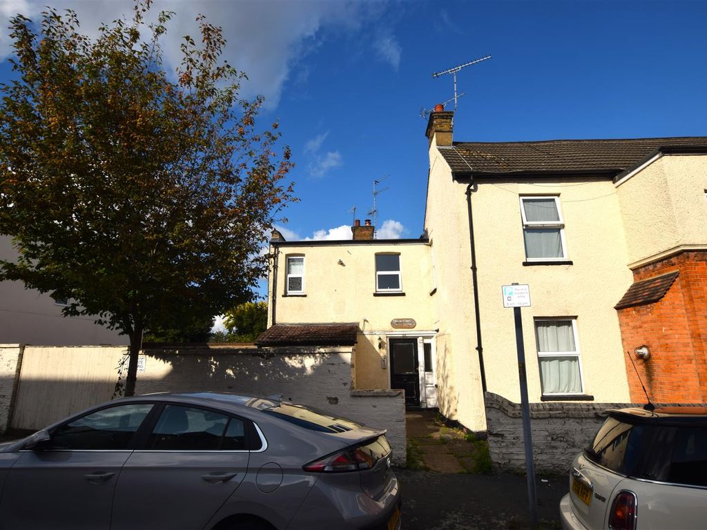 1 bed flat to rent in Queens Road, Watford WD17, £1,250 pcm Zoopla