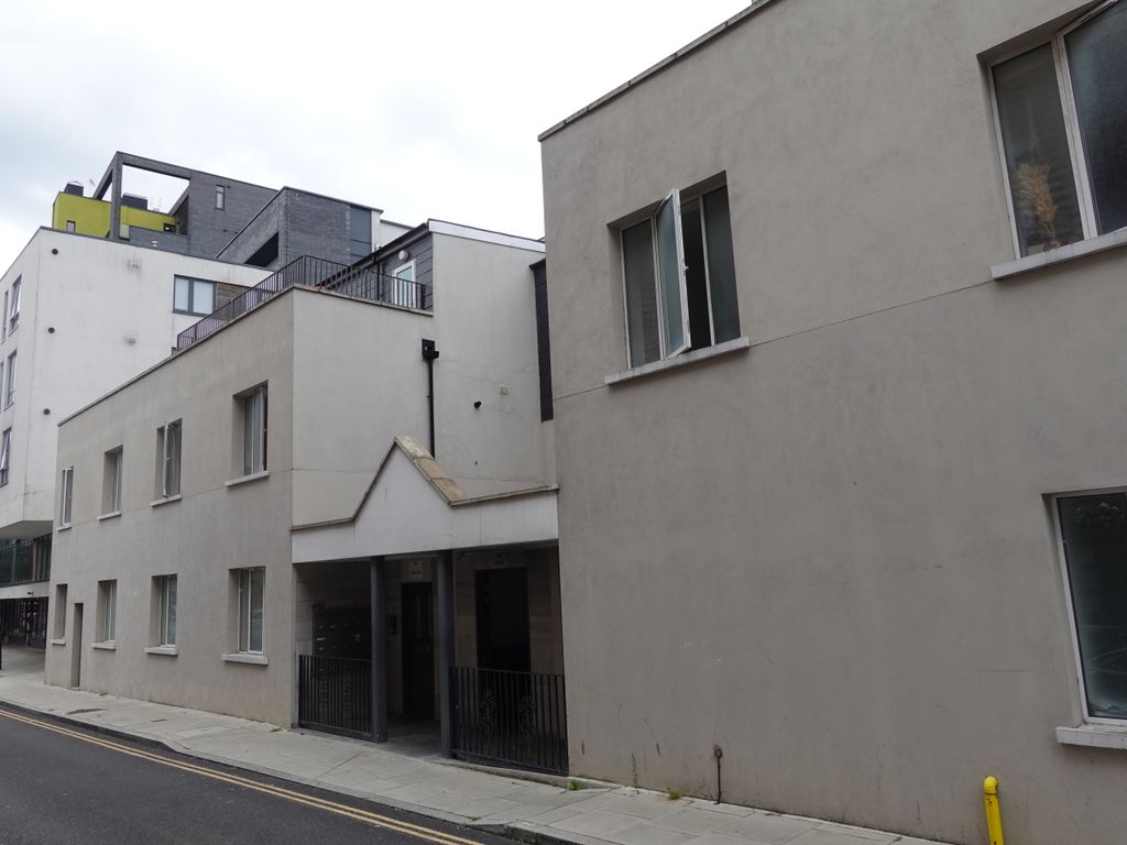 Mackintosh Lane, Homerton E9  