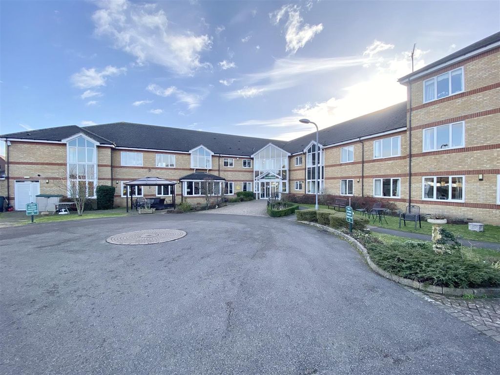 2 bed flat for sale in Hancock Drive, Luton LU2 Zoopla