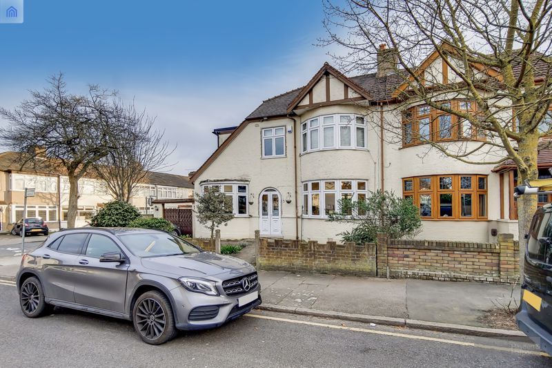 5 bed semidetached house for sale in Granton Avenue, Upminster RM14