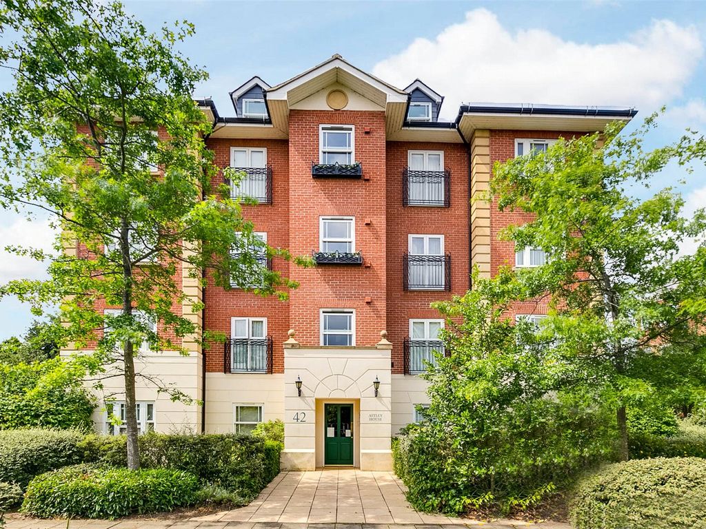 2 bed flat to rent in Trinity Church Road, Barnes SW13, £2,400 pcm Zoopla