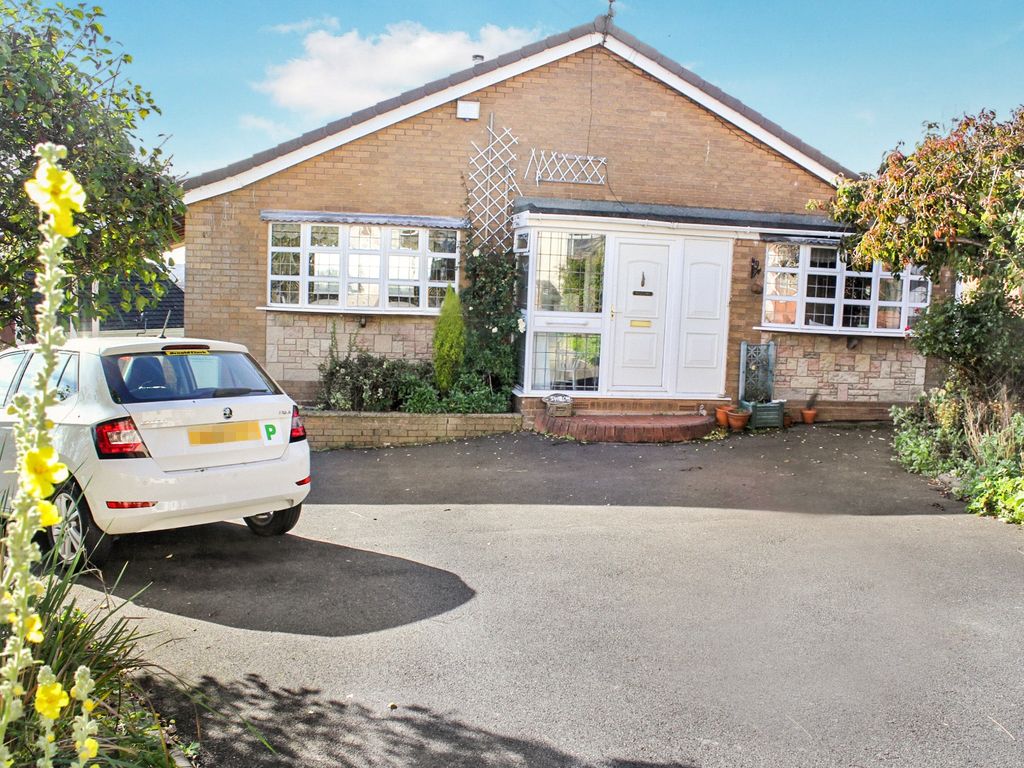 3 bed detached house to rent in Shiloh, Garden Walk, Lower Gornal