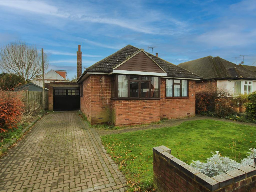 3 bed detached bungalow for sale in St. Marys Avenue, Shenfield