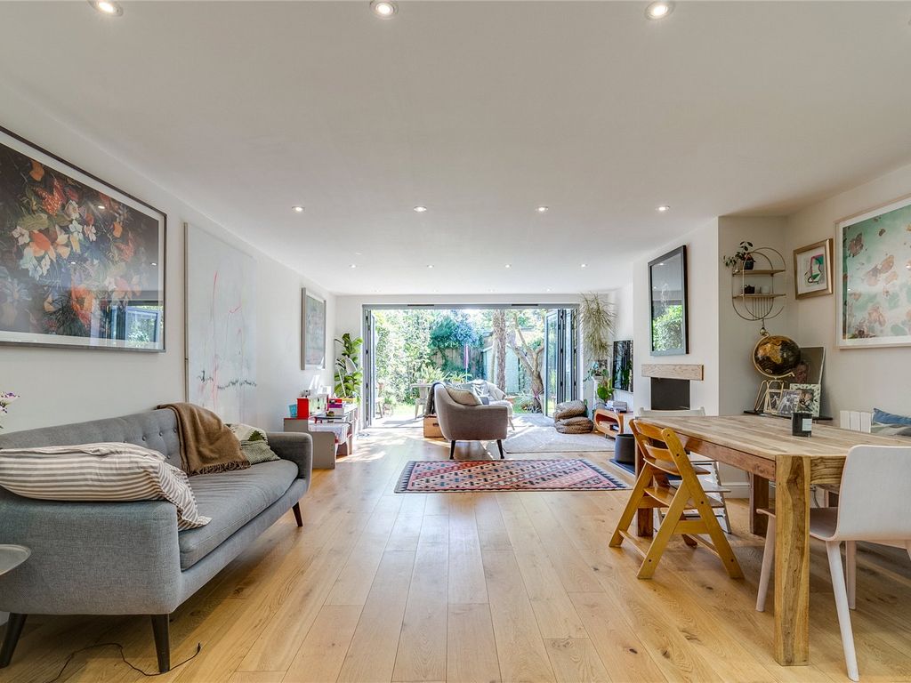 Stronsa Road, London W12  