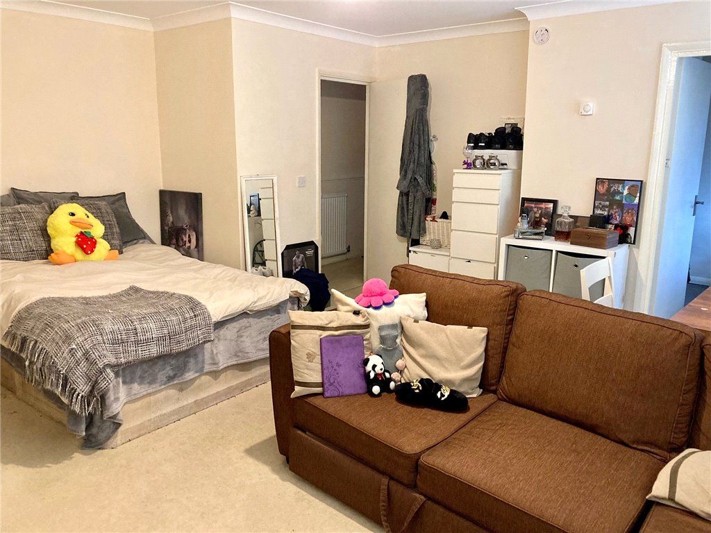 1 bed flat for sale in Chartwell, Mount Hermon Road, Woking GU22 Zoopla