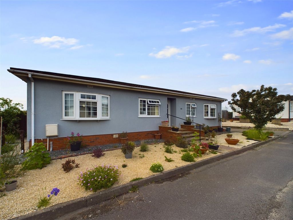 2 bed mobile/park home for sale in Gloucester Road, Tewkesbury