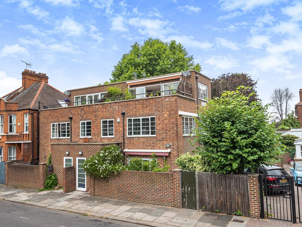 Carre Mews, London SE5  