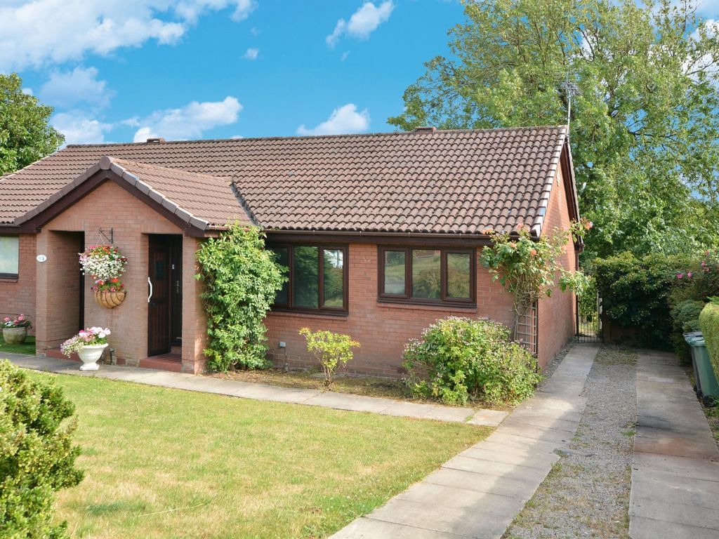 2 bed bungalow for sale in Woodside Park Avenue, Horsforth, Leeds, West