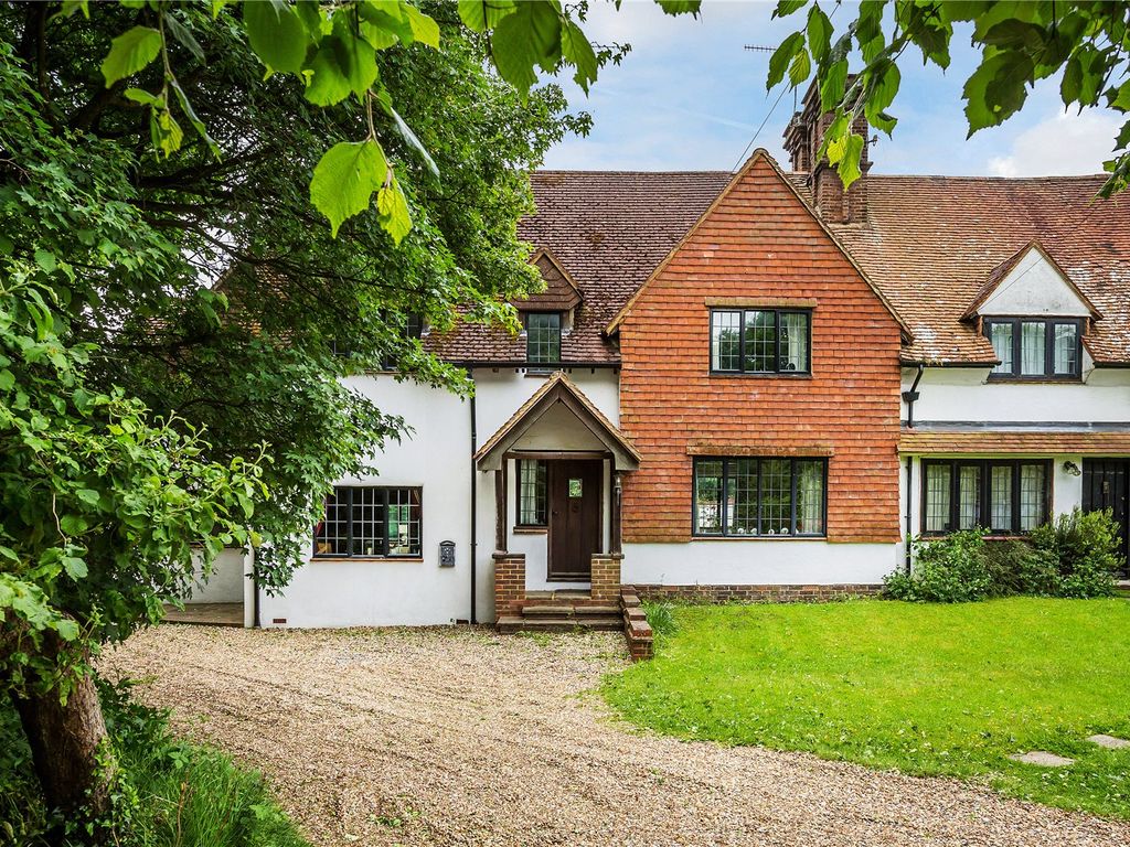 5 bed end terrace house for sale in Red Lane, Oxted, Surrey RH8, £