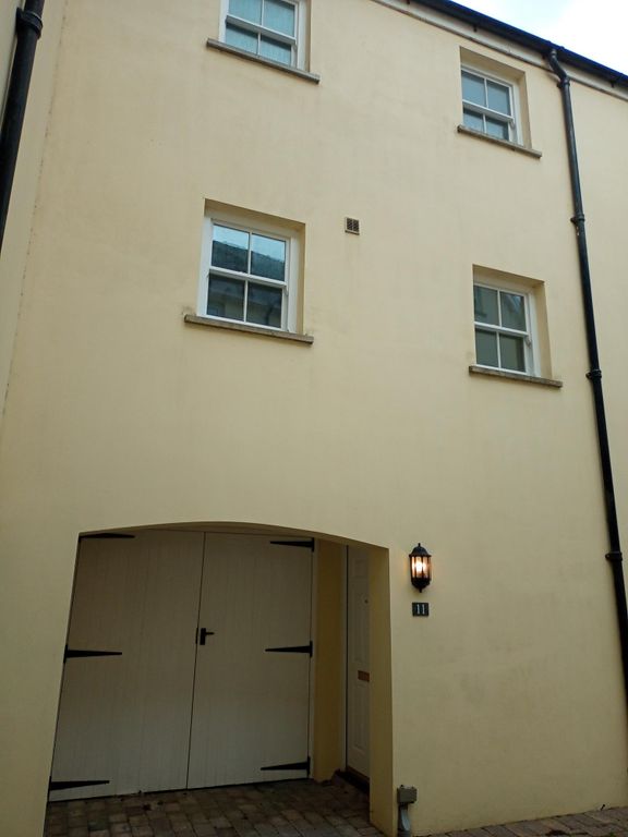 3 bed mews house to rent in Commerce Mews, Market Street, Haverfordwest