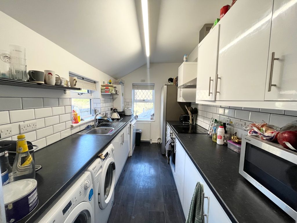 Room to rent in Park Hill Road, Harborne, Birmingham B17, £750 pcm Zoopla