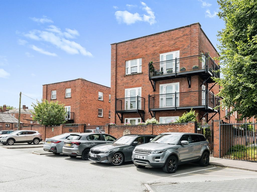 3 bed flat for sale in Bird Street, Lichfield WS13, £220,000 Zoopla
