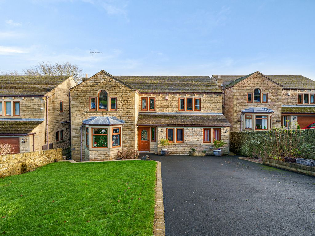 7 bed detached house for sale in The Paddock, Mirfield WF14, £700,000 Zoopla