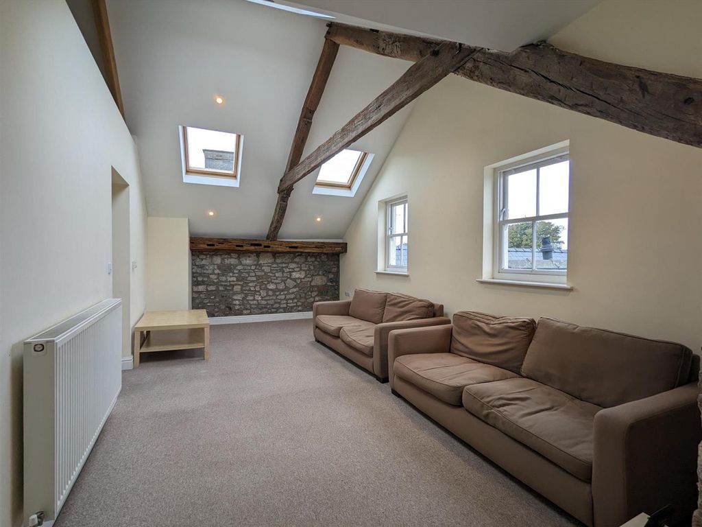 2 bed flat to rent in Kensington House, Castle Lake, Haverfordwest SA61