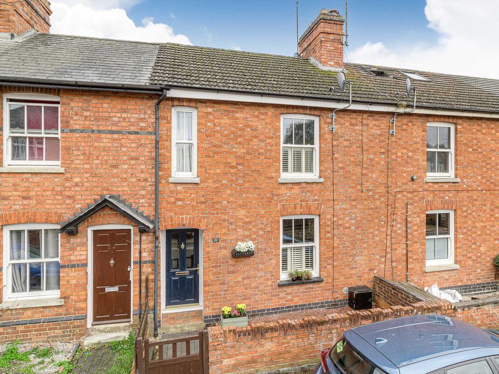 3 bed terraced house for sale in Bury Street, Newport Pagnell MK16, £