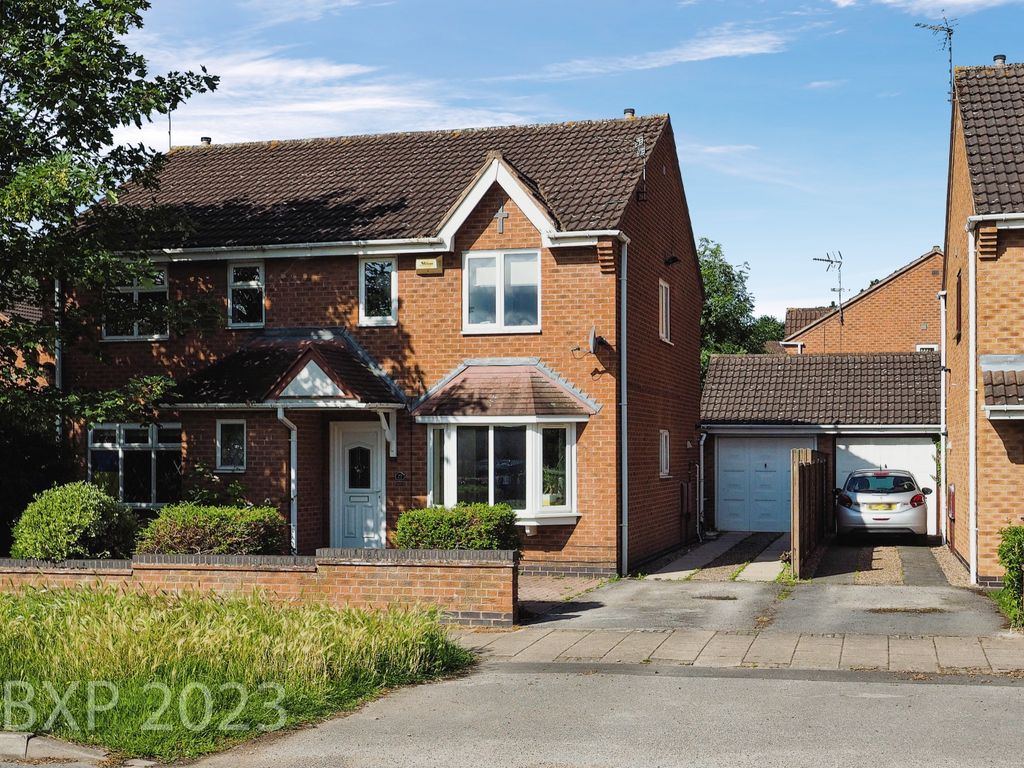 3 bed semidetached house for sale in Lambourne Drive, Nottingham