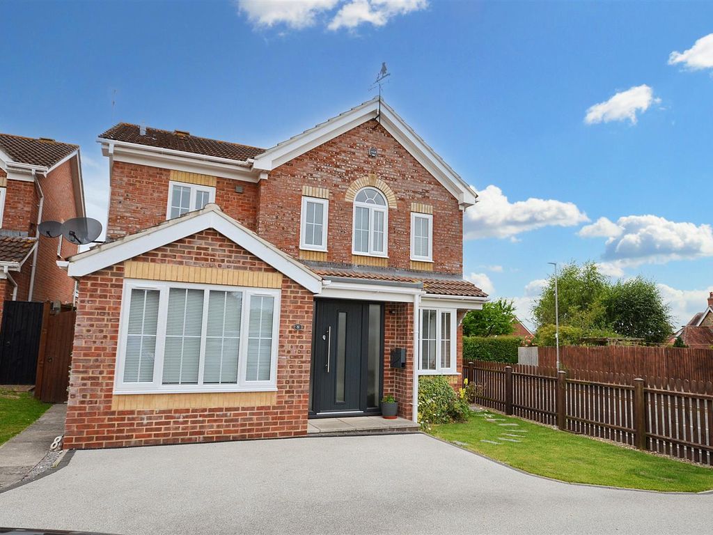 4 bed detached house for sale in Sorrel Way, Gillingham SP8, £425,000