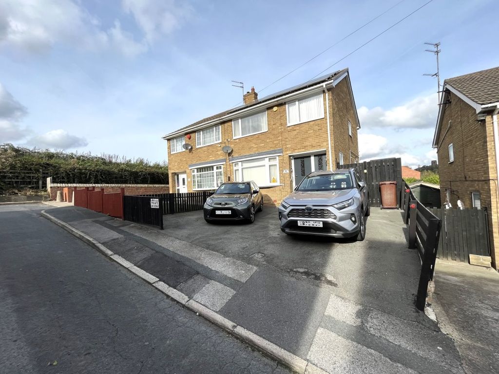 3 bed semidetached house for sale in Brick Street, Alverthorpe