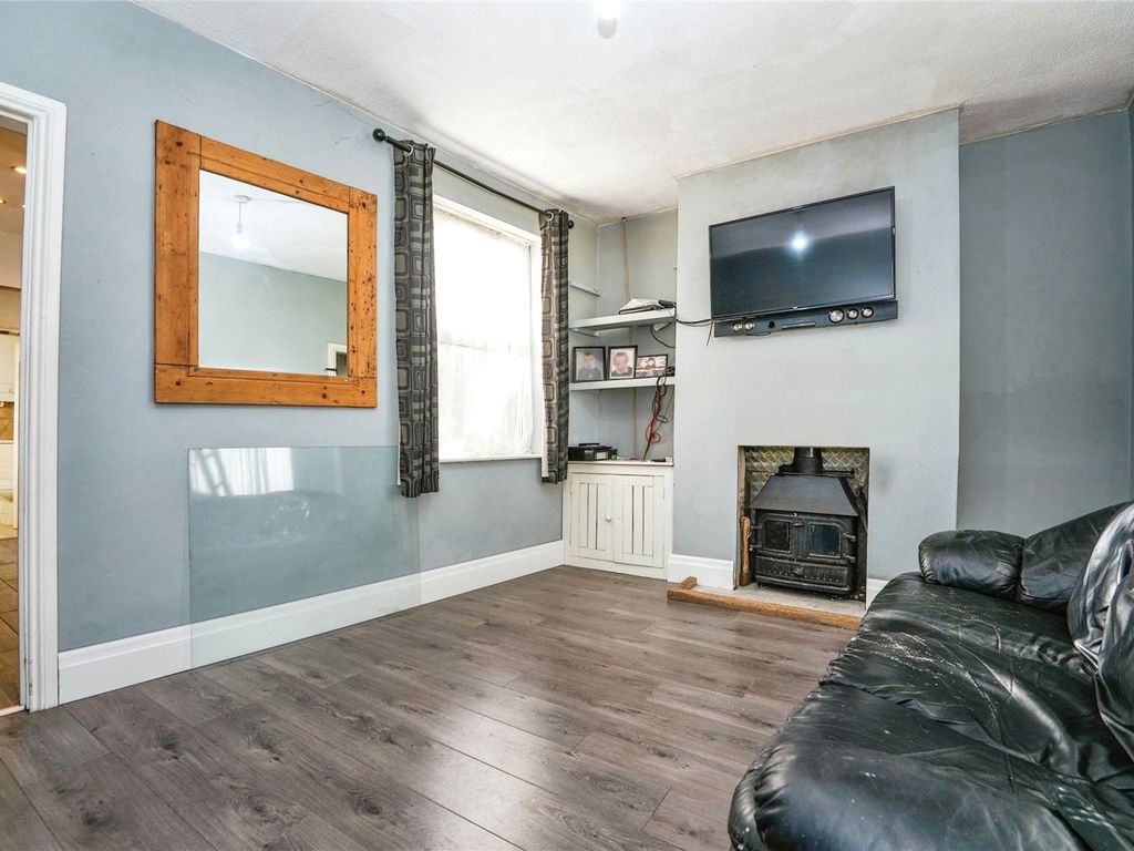 2 bed terraced house for sale in Tredworth Road, Gloucester
