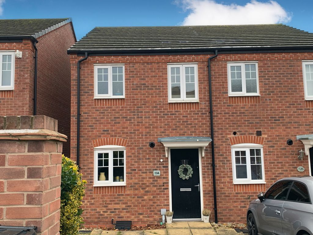 2 bed end terrace house for sale in Ley Hill Farm Road, Northfield