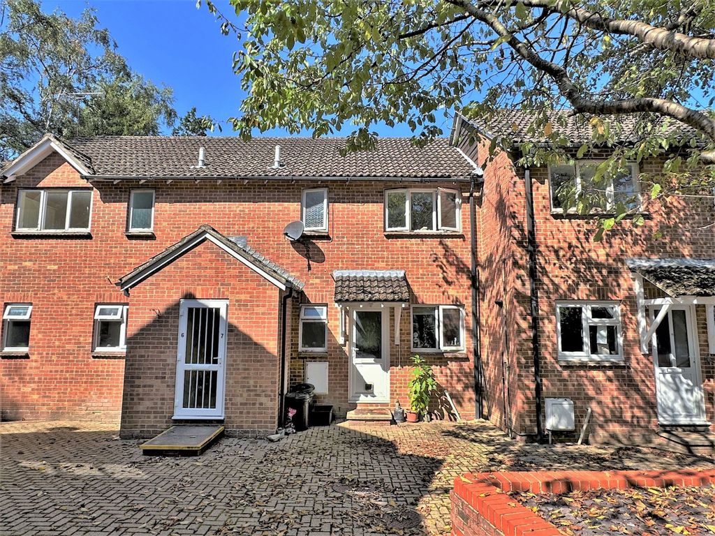 1 bed flat for sale in The Quantocks, Dibden Purlieu SO45, £135,000 Zoopla