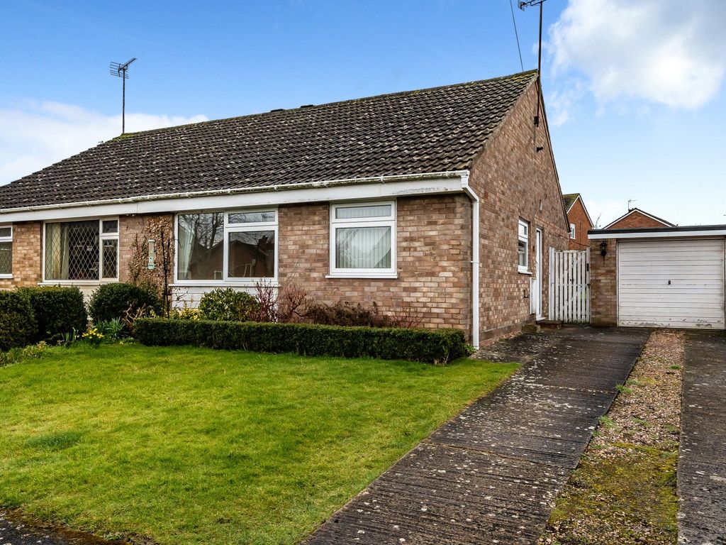 2 bed bungalow for sale in Churchill Grove, Tewkesbury, Gloucestershire