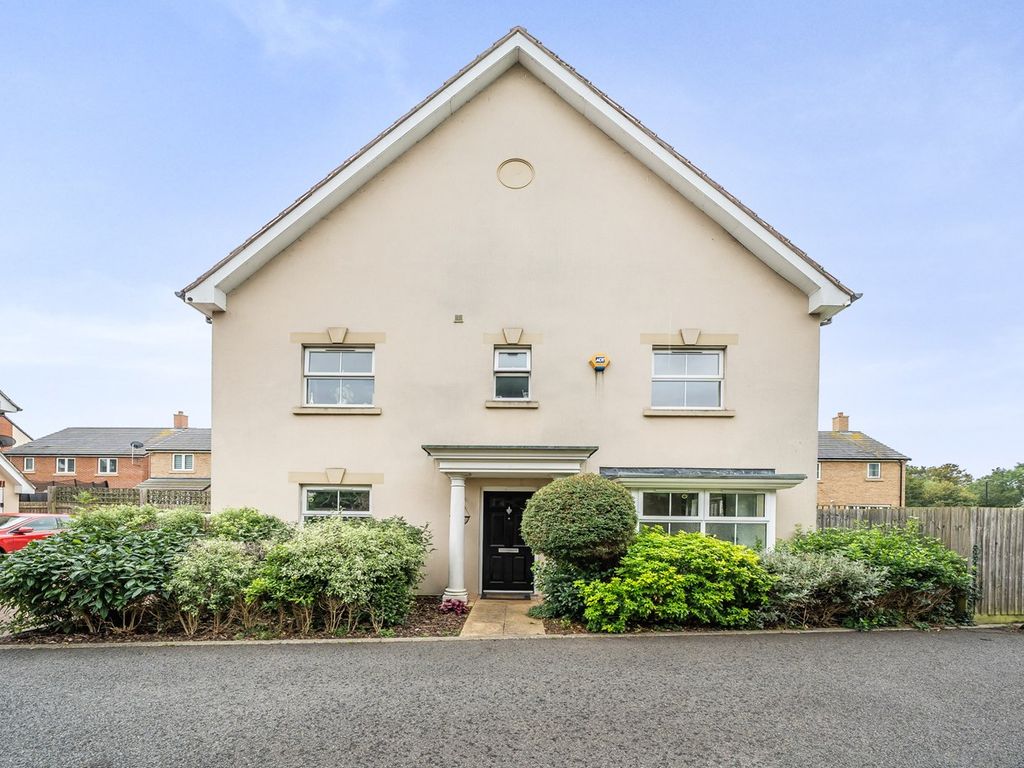 4 bed detached house for sale in Benjamin Lane, Wexham SL3, £685,000