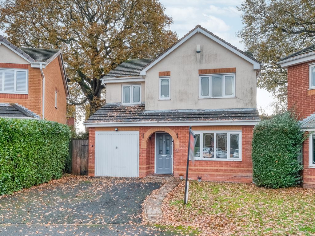 4 bed detached house for sale in Davenham Road, The Oakalls, Bromsgrove