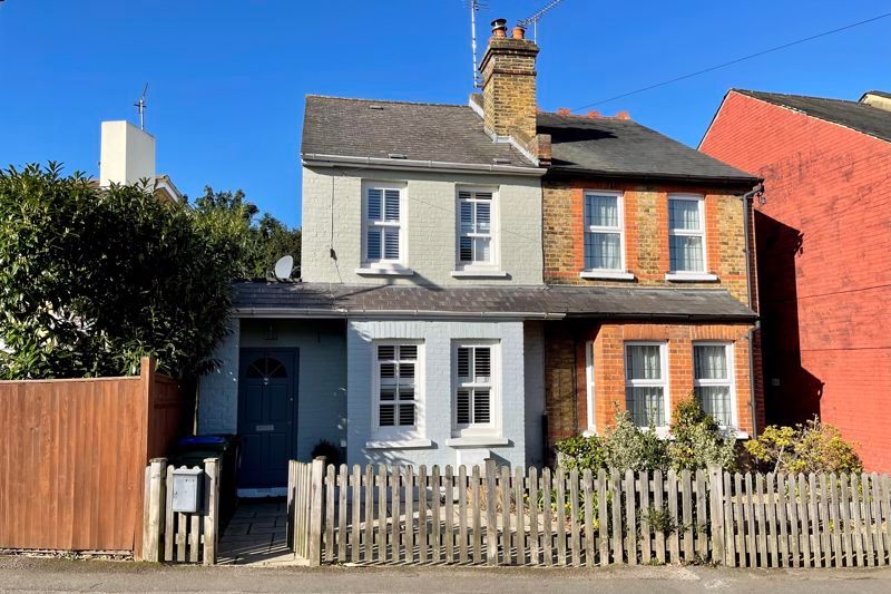 2 bed semidetached house for sale in Common Road, Claygate, Esher KT10