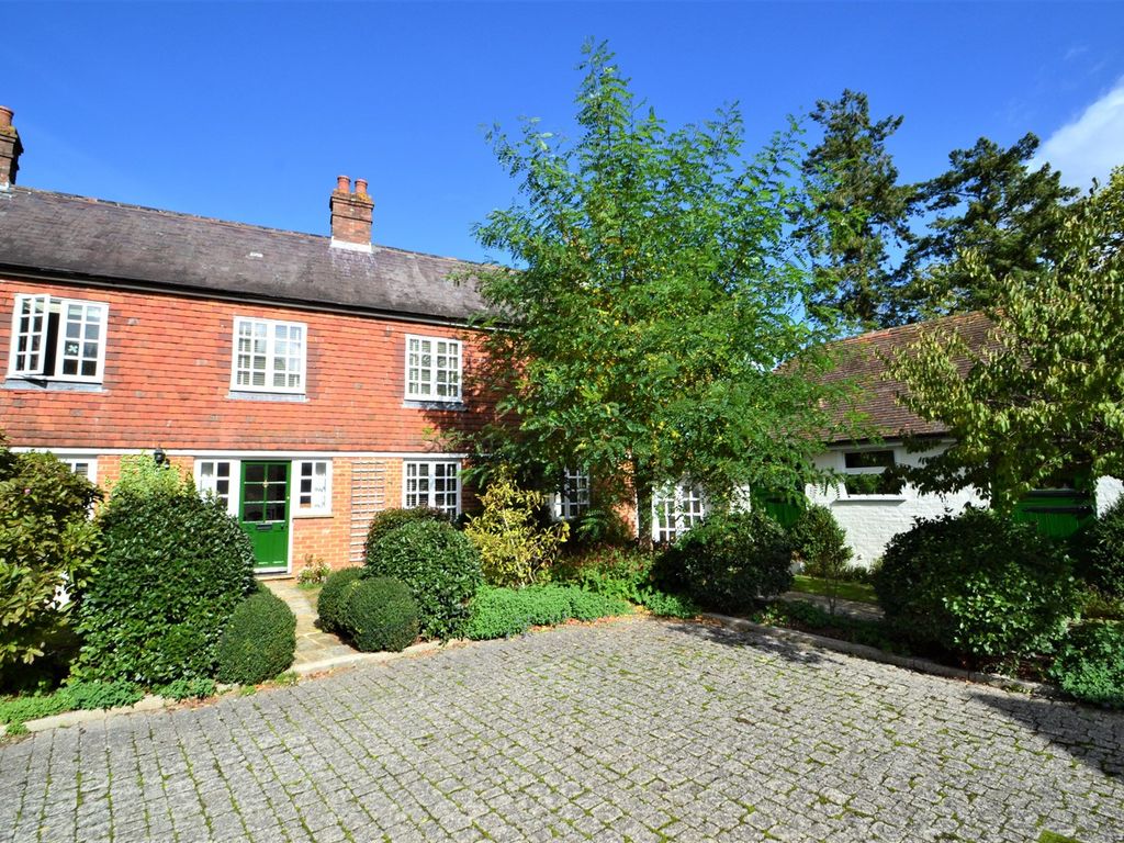 3 bed semidetached house to rent in Duncton, Petworth, West Sussex