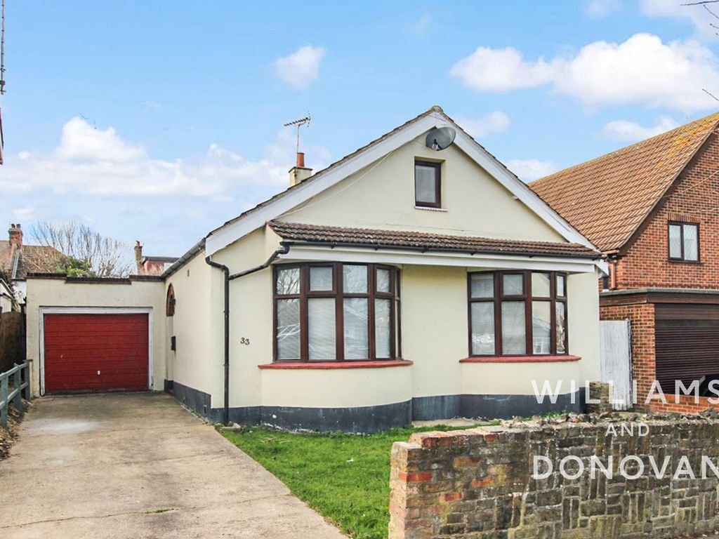 2 bed detached bungalow for sale in Flemming Avenue, LeighOnSea SS9