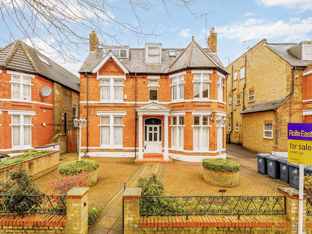 2 bed flat for sale in Hamilton Road, Ealing, London W5, £650,000 Zoopla