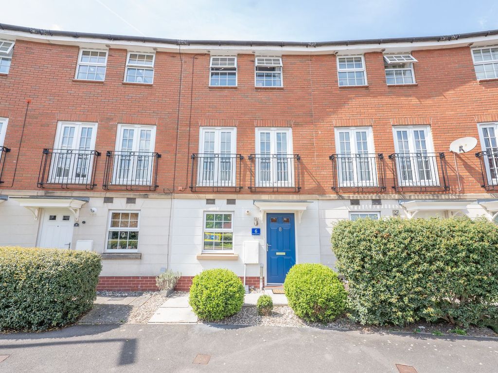 3 bed town house for sale in Oystermouth Way, Coedkernew NP10 Zoopla