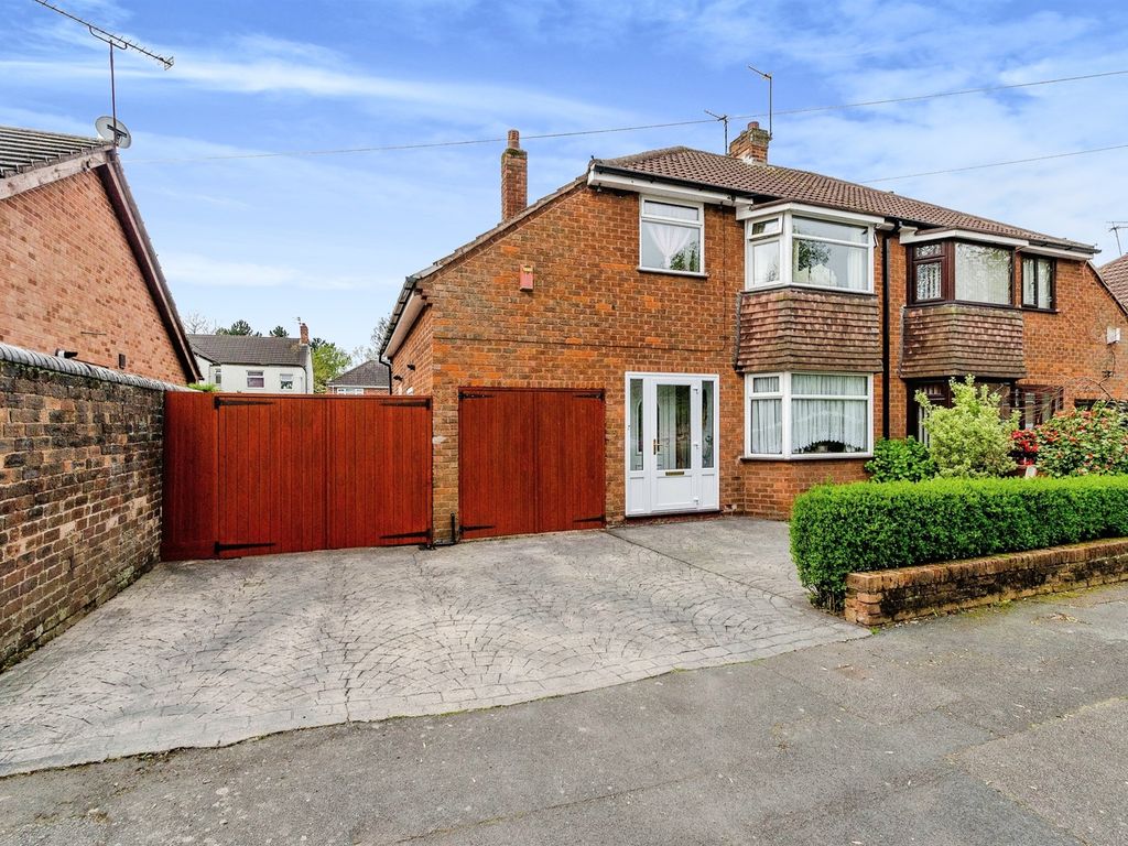 3 bed semidetached house for sale in Regent Street, Bilston WV14, £