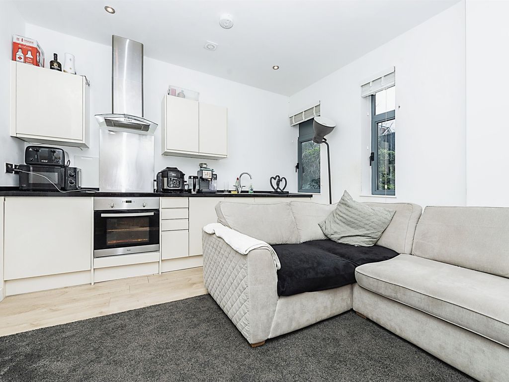1 bed flat for sale in Wolsey Road, Hemel Hempstead HP2, £160,000 Zoopla