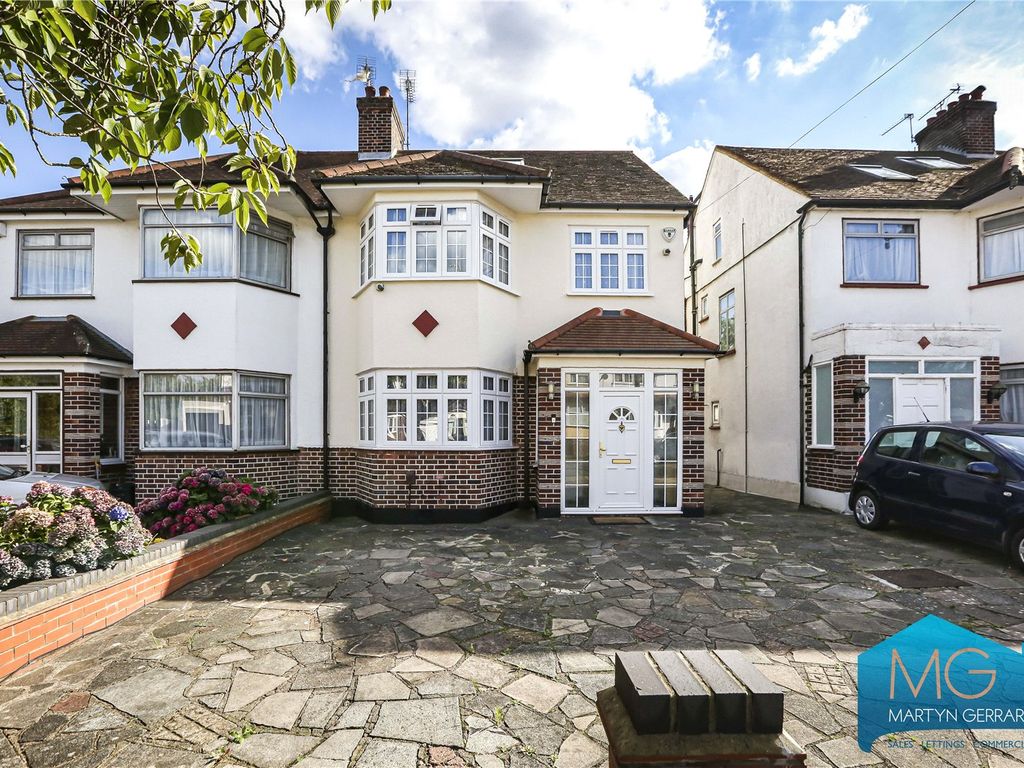 5 bed semidetached house for sale in Sussex Way, Cockfosters,