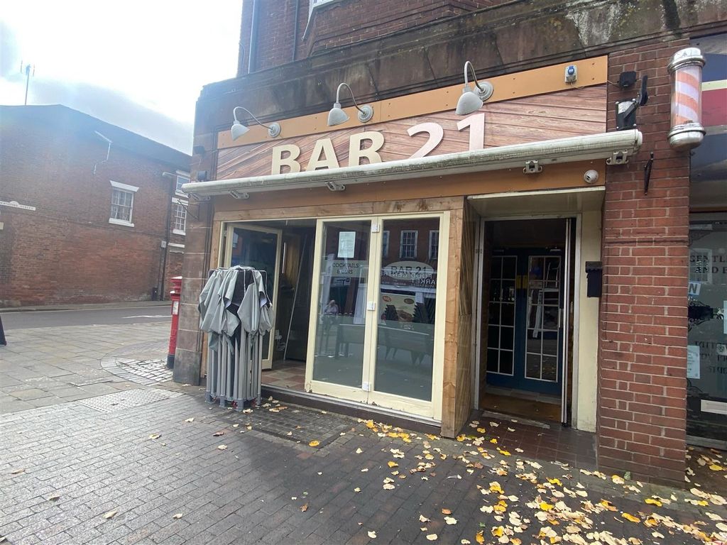 Retail premises to let in High Street, Market Drayton TF9, £5,850 pa