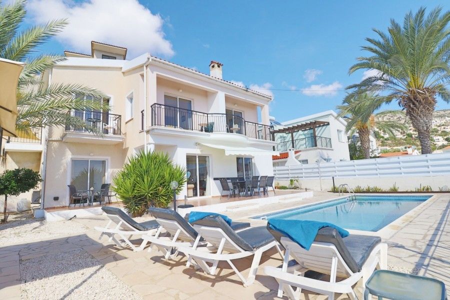 4 bed villa for sale in Peyia Village, Pafos, Cyprus, £364,055 Zoopla