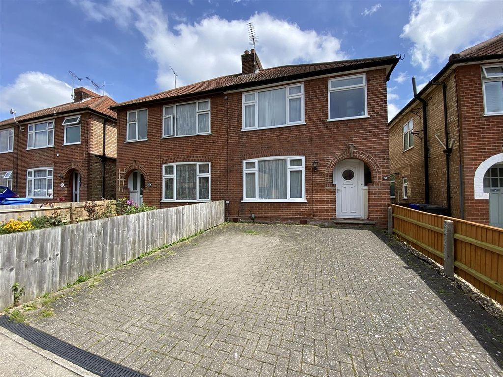 3 bed semidetached house for sale in Tuddenham Avenue, Ipswich IP4