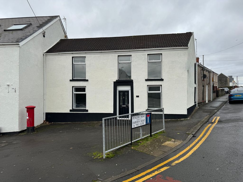 3 bed semidetached house to rent in Swansea Road, Swansea SA5, £1,100