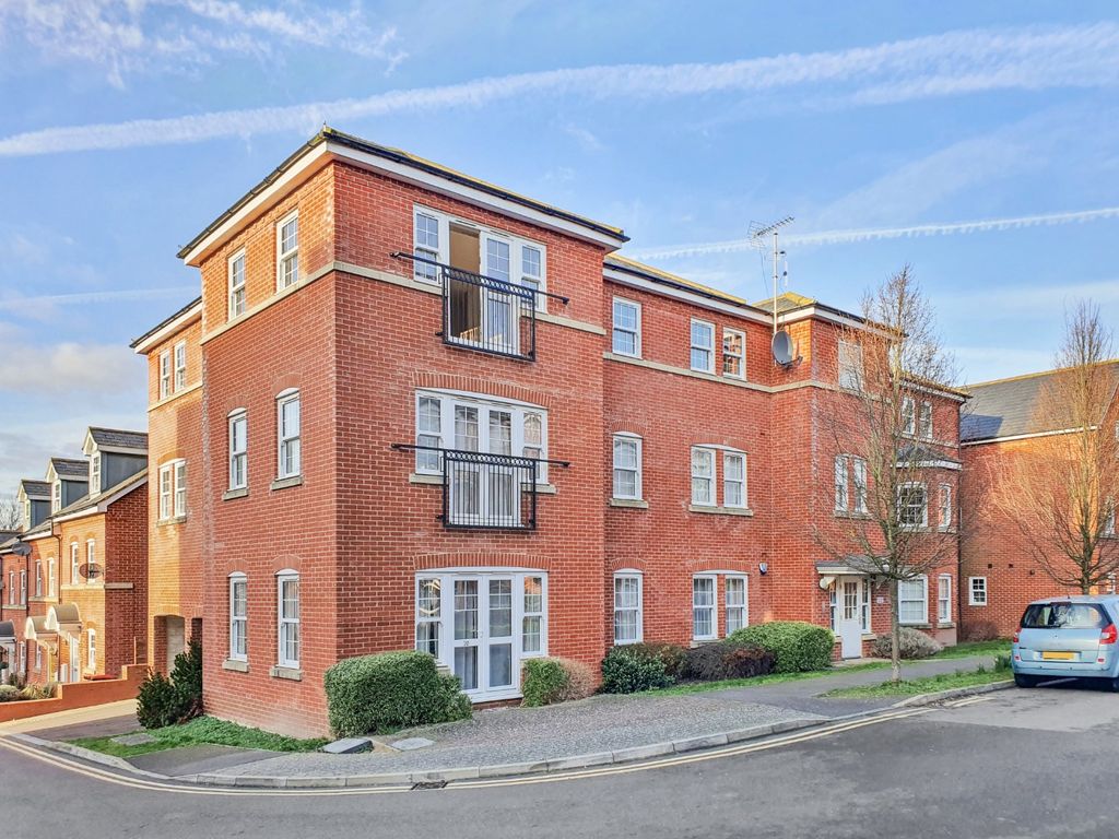 2 bed flat for sale in Roche Road, Canterbury CT1 Zoopla