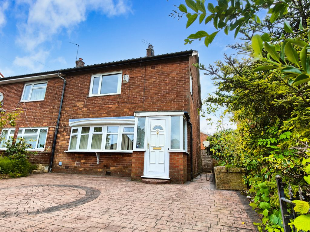 3 bed semidetached house for sale in Longshaw Drive, Worsley