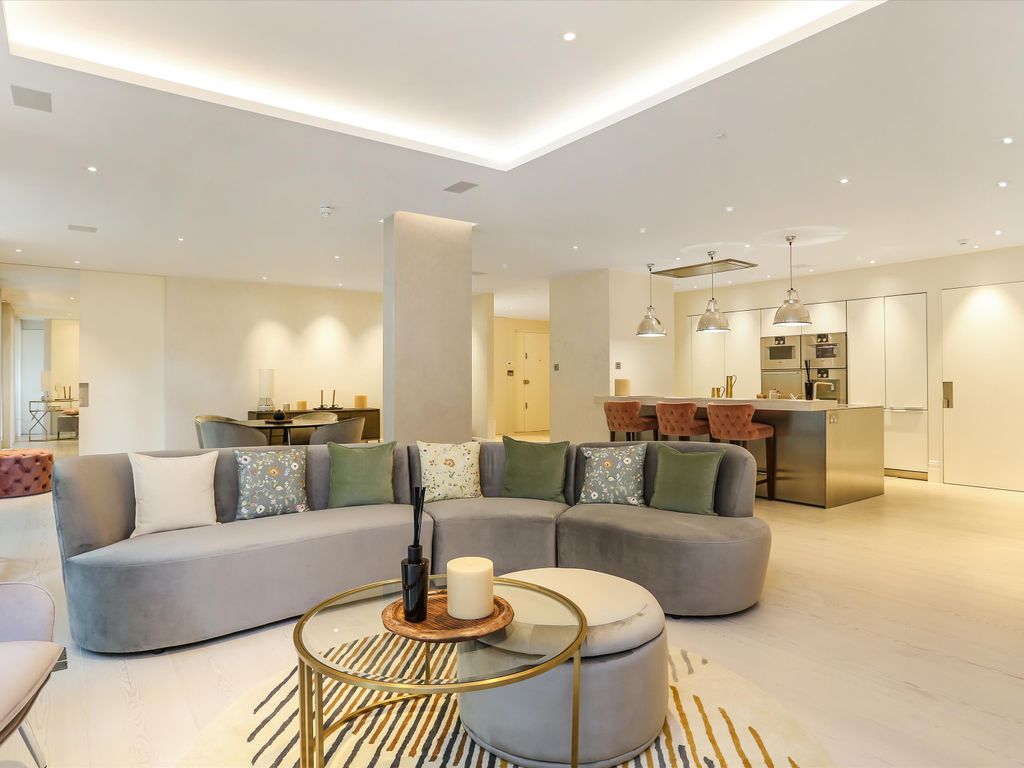 3 bed flat to rent in Blandford Street, Marylebone, London W1U, £17,333