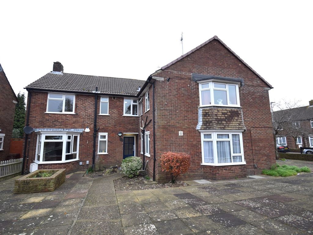 1 bed flat to rent in Derwent Way, Gillingham ME8, £975 pcm Zoopla