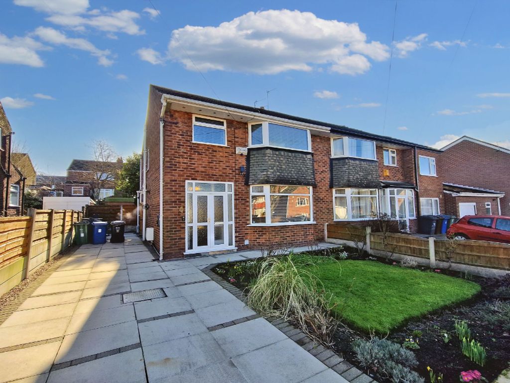 3 bed semidetached house for sale in Harlech Avenue, Whitefield M45