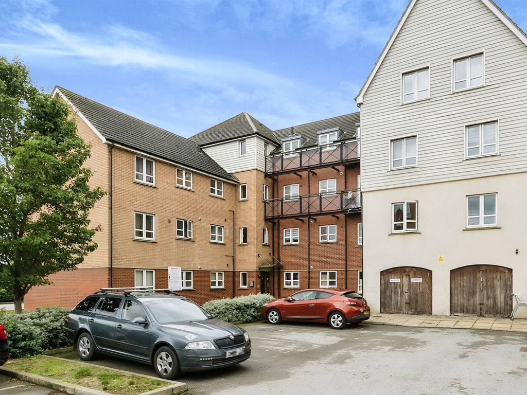 2 bed flat for sale in River View, Northampton NN4, £165,000 Zoopla